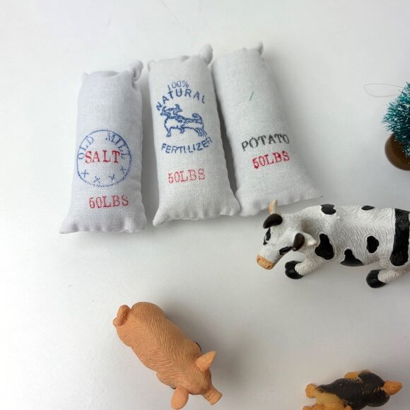 VTG Miniature Farm Animals Flour Sugar Salt Potato Sacks Ax Bucket Washbun Pig - Picture 4 of 4